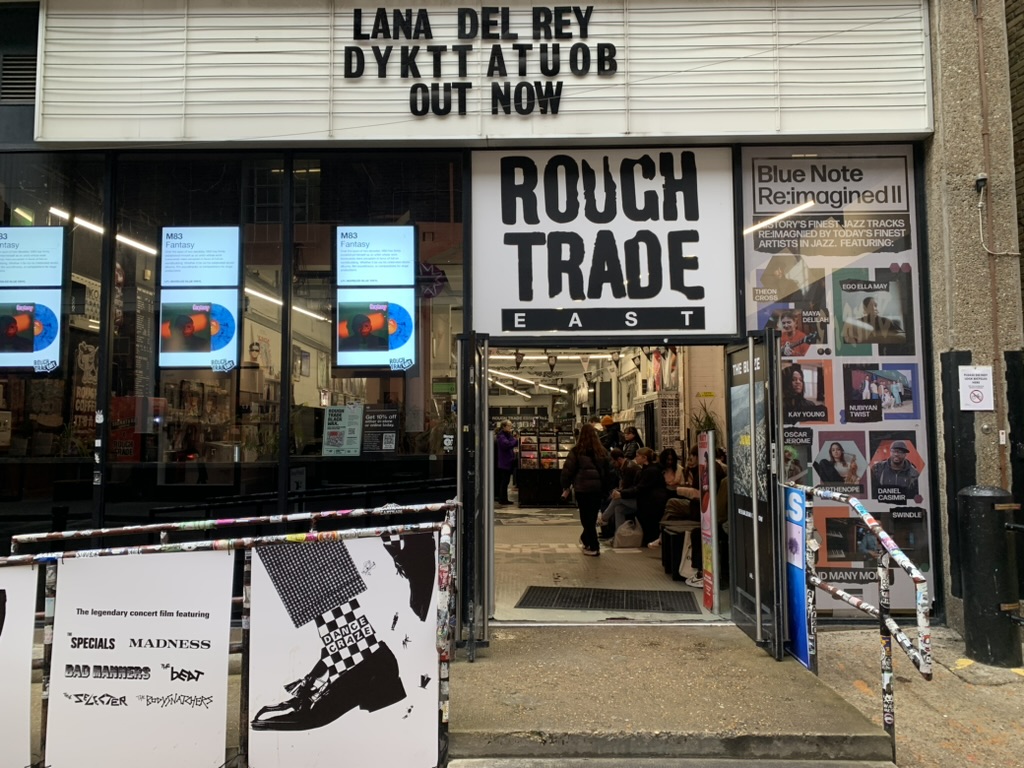 【英倫搖滾】倫敦東區最傳奇唱片行 Rough Trade East